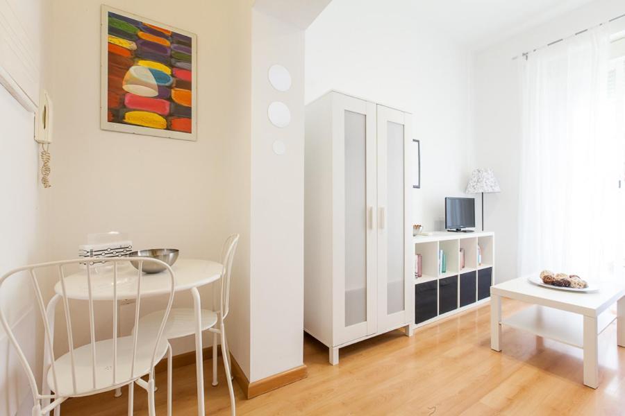 Peral Home Cozy Apartment Sevilla Dış mekan fotoğraf